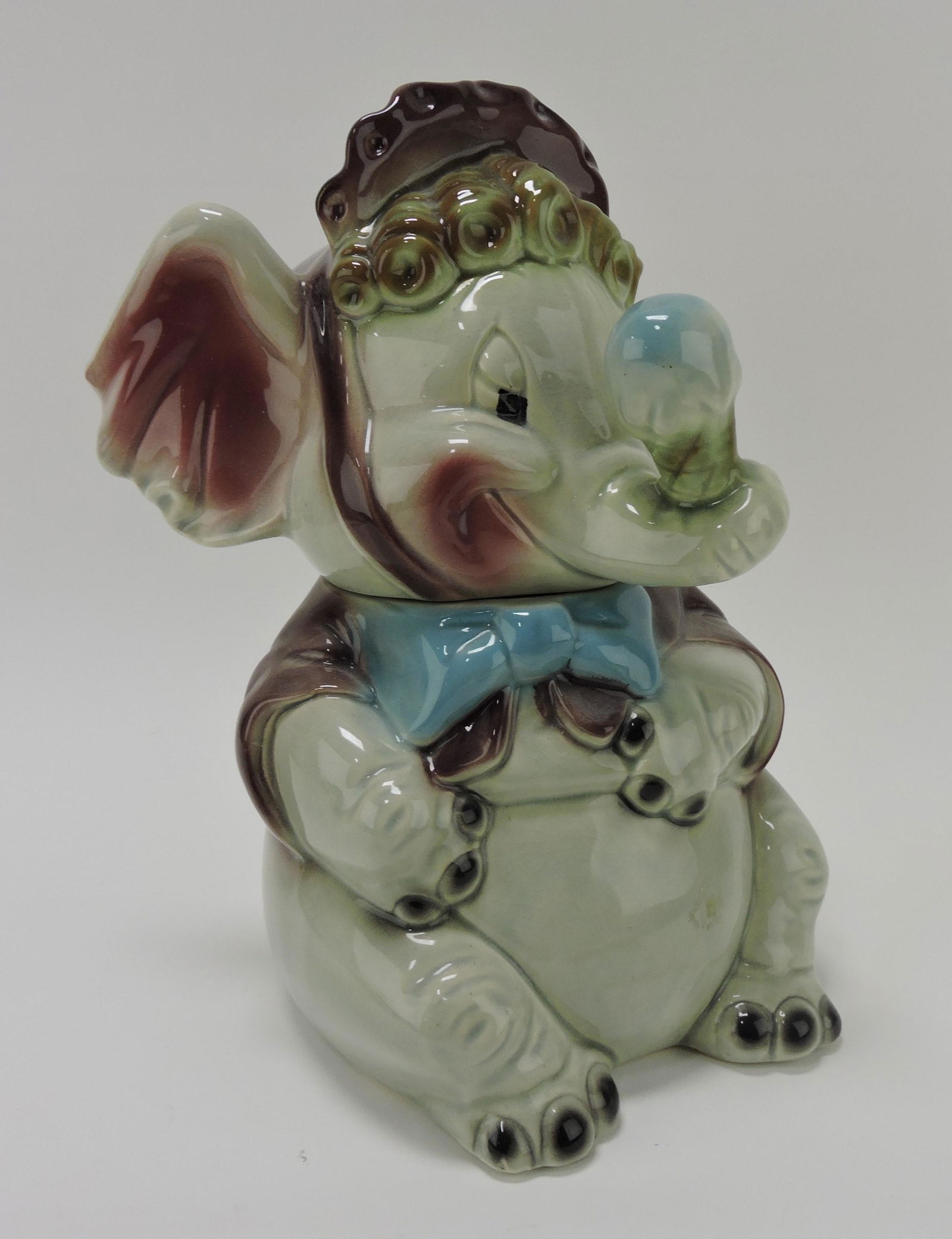 Brush elephant with ice cream cone (1 of 1)