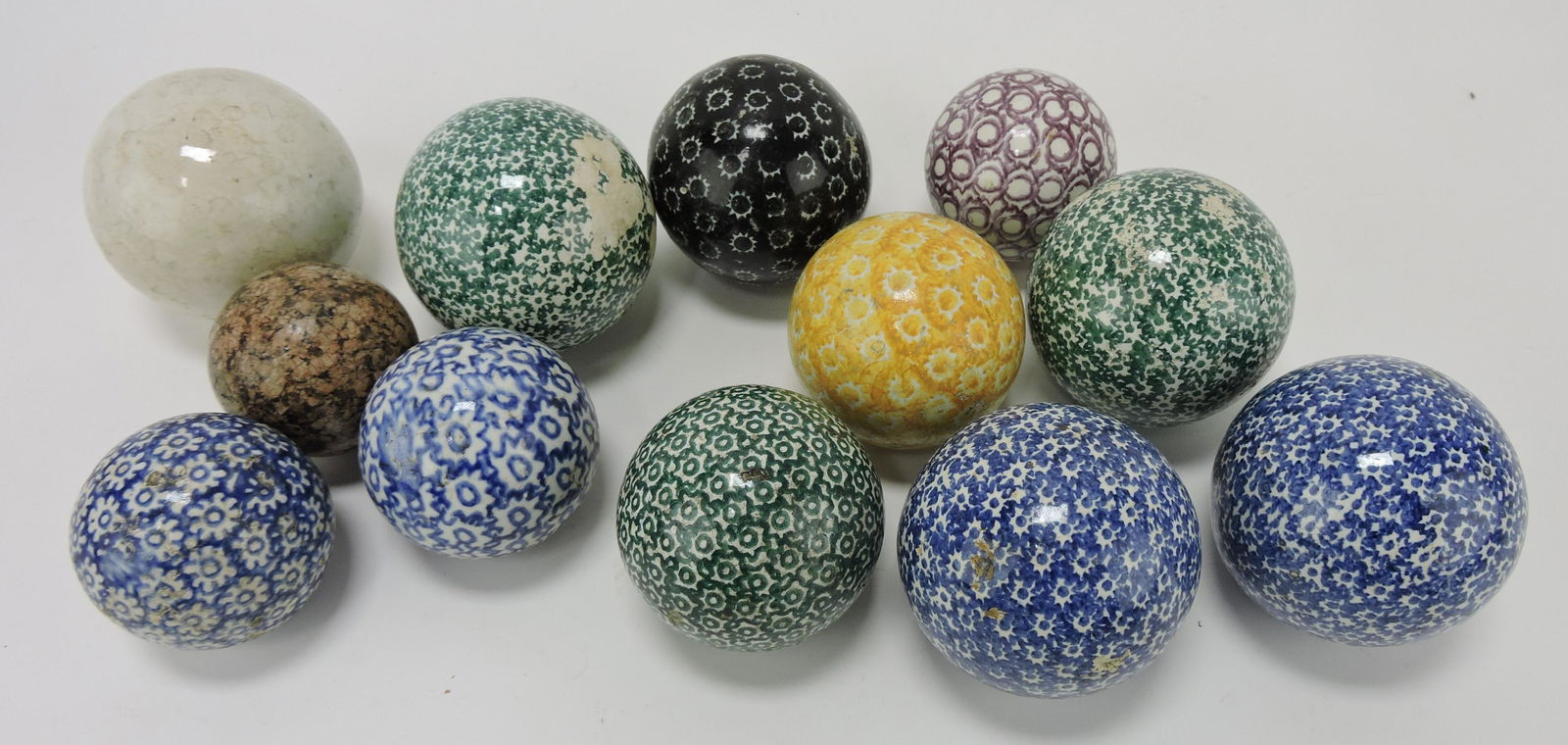 Lot of 12 Victorian carpet balls, (1 of 1)
