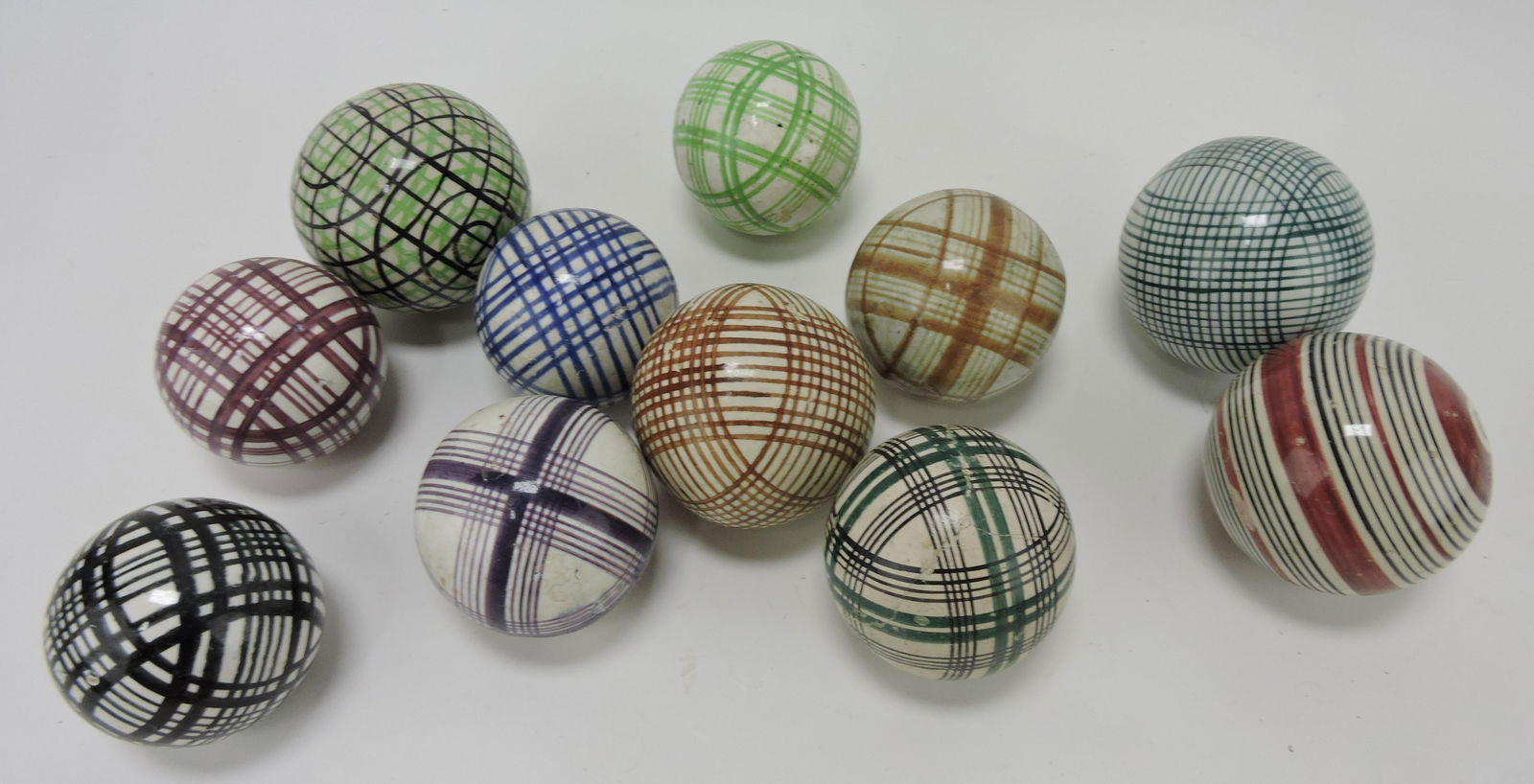 Lot of 12 Victorian carpet balls, (1 of 1)