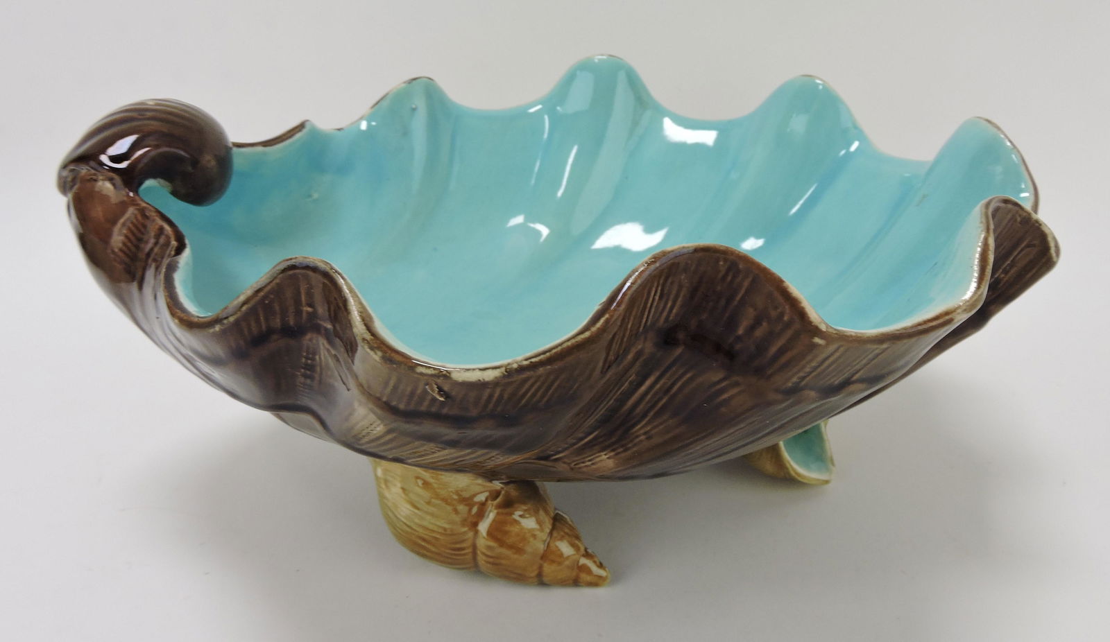 Holdcroft majolica figural shell bowl (1 of 2)