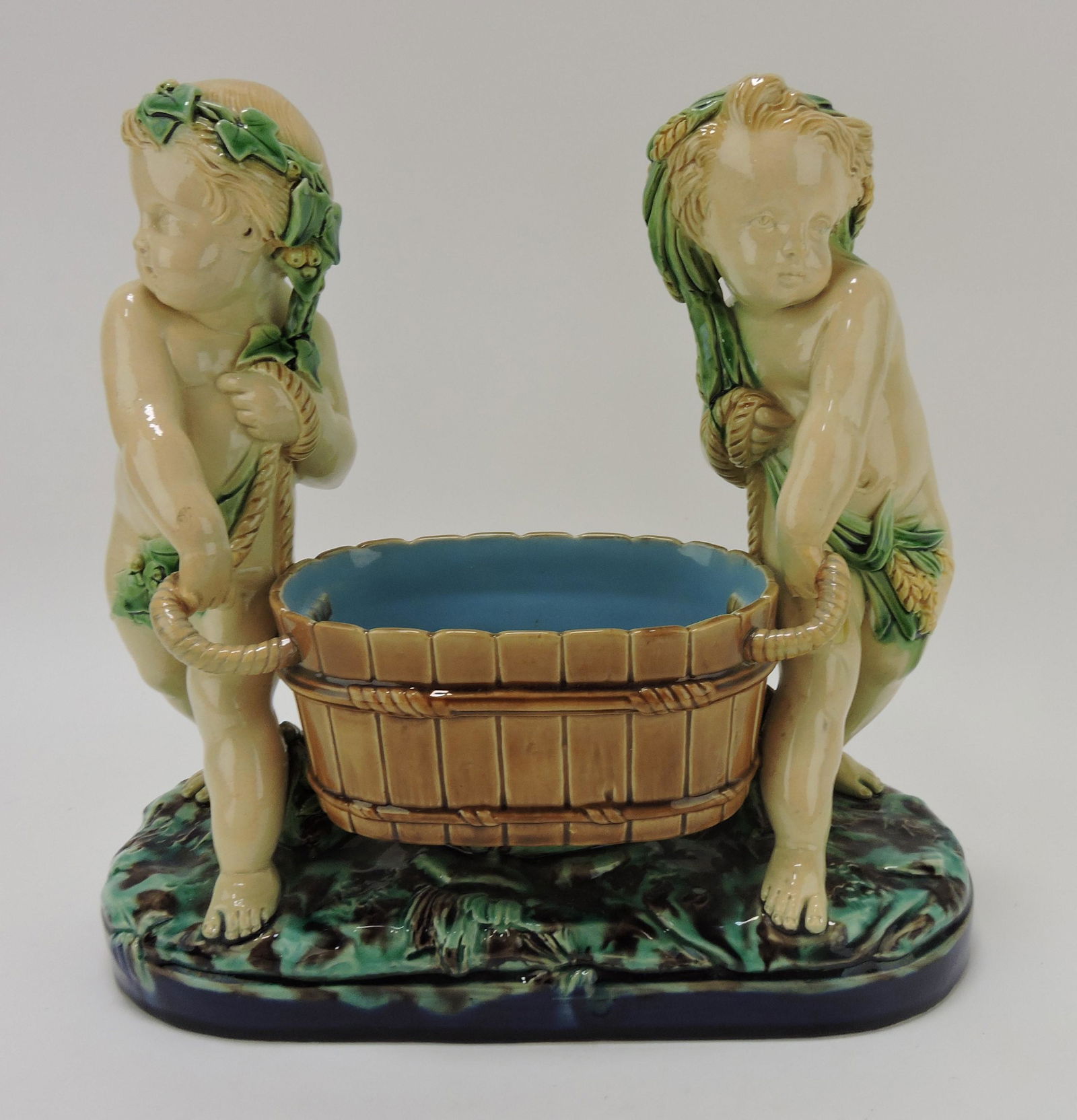 Minton majolica sweet meat server (1 of 3)