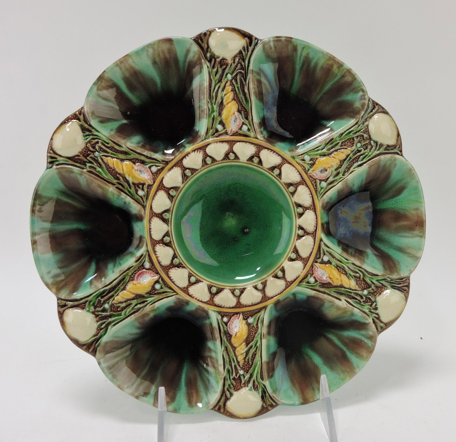 Minton majolica mottled six well oyster: plate, shape no. 1323, 9"
