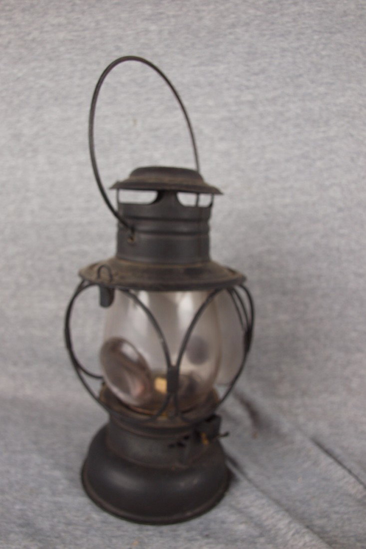 Baron lantern with clear globe with magnifier and : Baron lantern with clear globe with magnifier and metal reflector with red lens