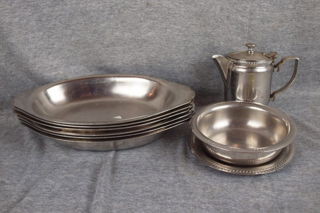 C&ORR railroad stainless holloware lot of 9 pieces: C&ORR railroad stainless holloware lot of 9 pieces - 6 oval casserole trays, teapot, bowl and plate