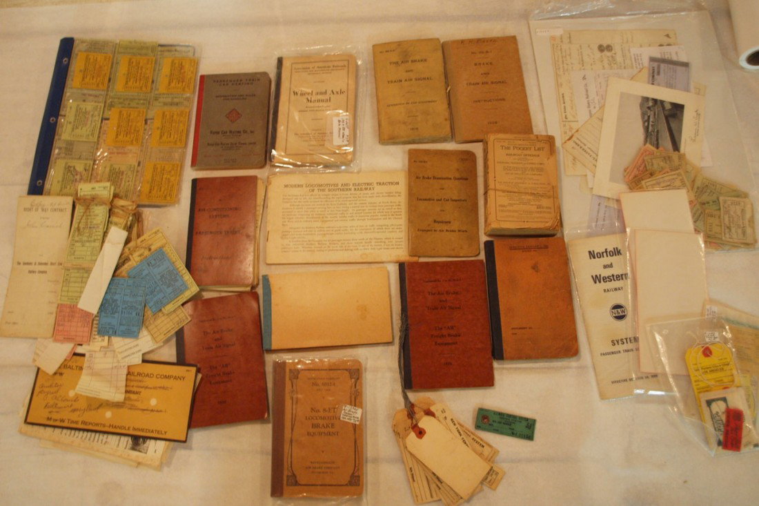 Lot of railroad tickets, baggage tickets and manua: Lot of railroad tickets, baggage tickets and manuals