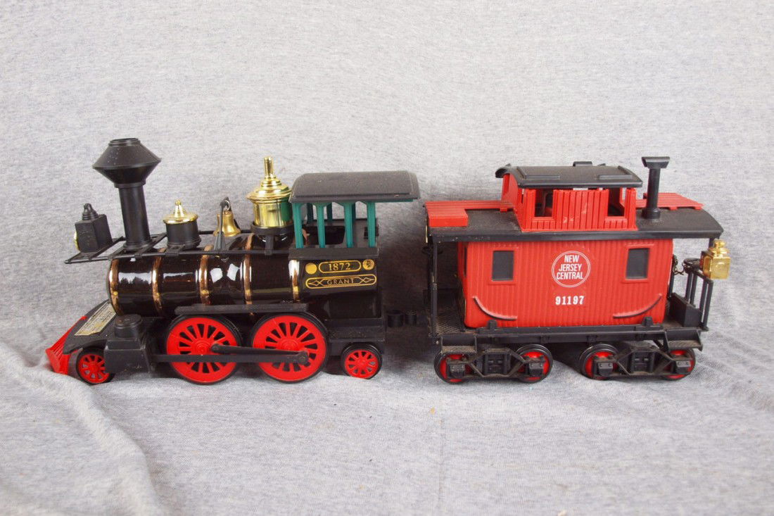 117 Jim Beam 2 piece train whiskey bottle decanter set Apr 29, 2012