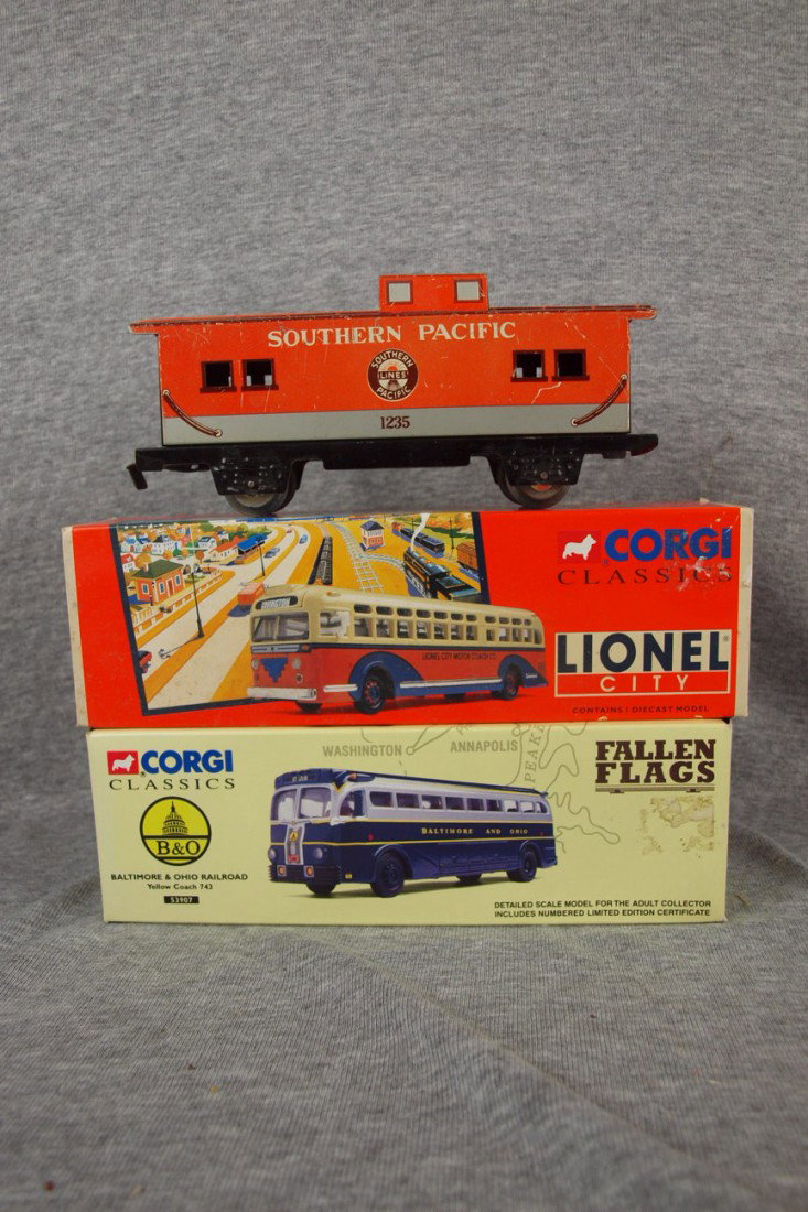 Mar Lines Southern Pacific caboose; Corgi Lionell : Mar Lines Southern Pacific caboose; Corgi Lionell Motor Coach bus and Corgi B&O Coach but