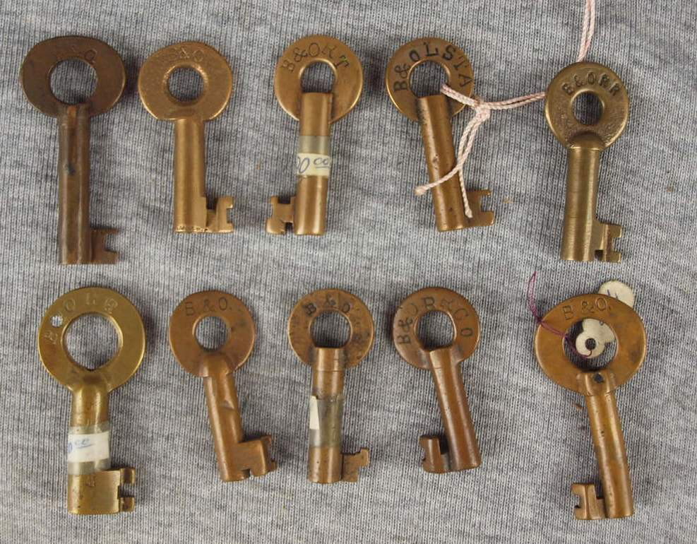 Lot of 10 B&ORR brass keys: Lot of 10 B&ORR brass keys