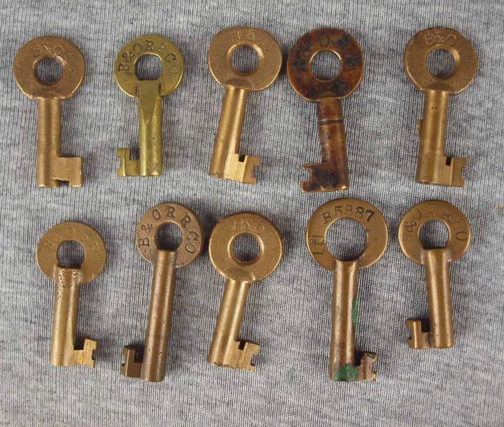 Lot of 10 B&ORR brass keys: Lot of 10 B&ORR brass keys