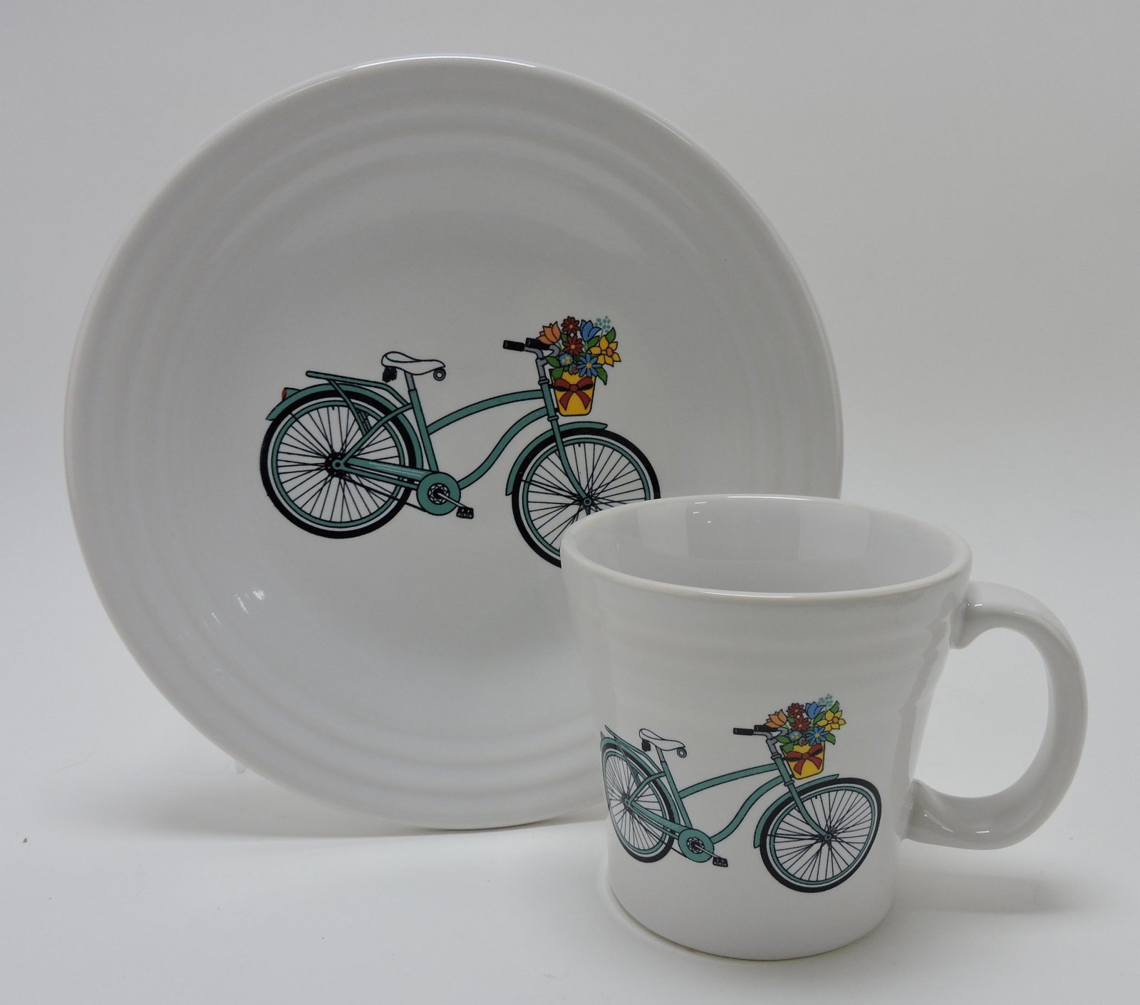 Fiesta Post 86 set of 4 - 9" Bicycle: plates and 4 mugs