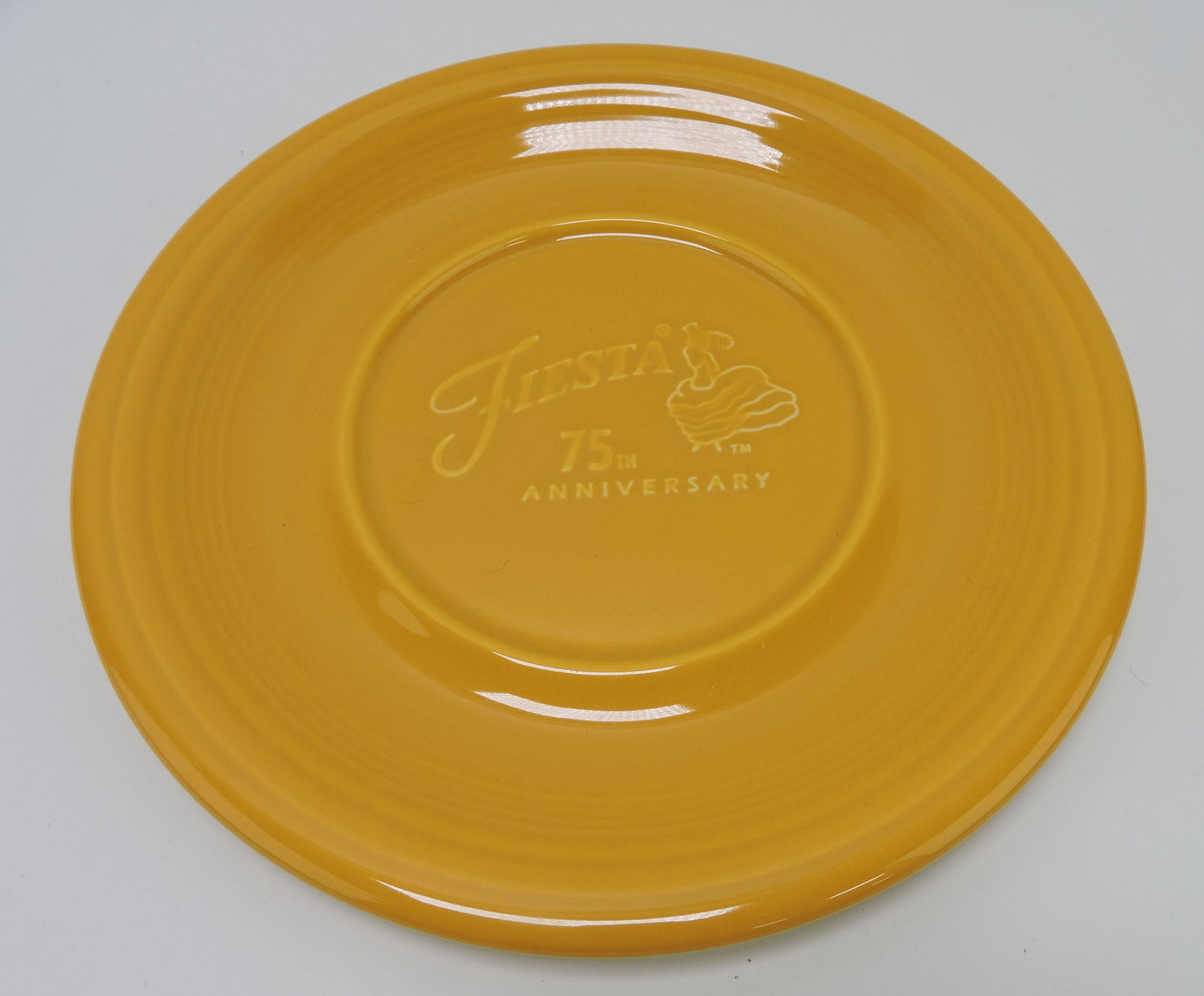 Fiesta Post 86 soup tureen under (1 of 1)