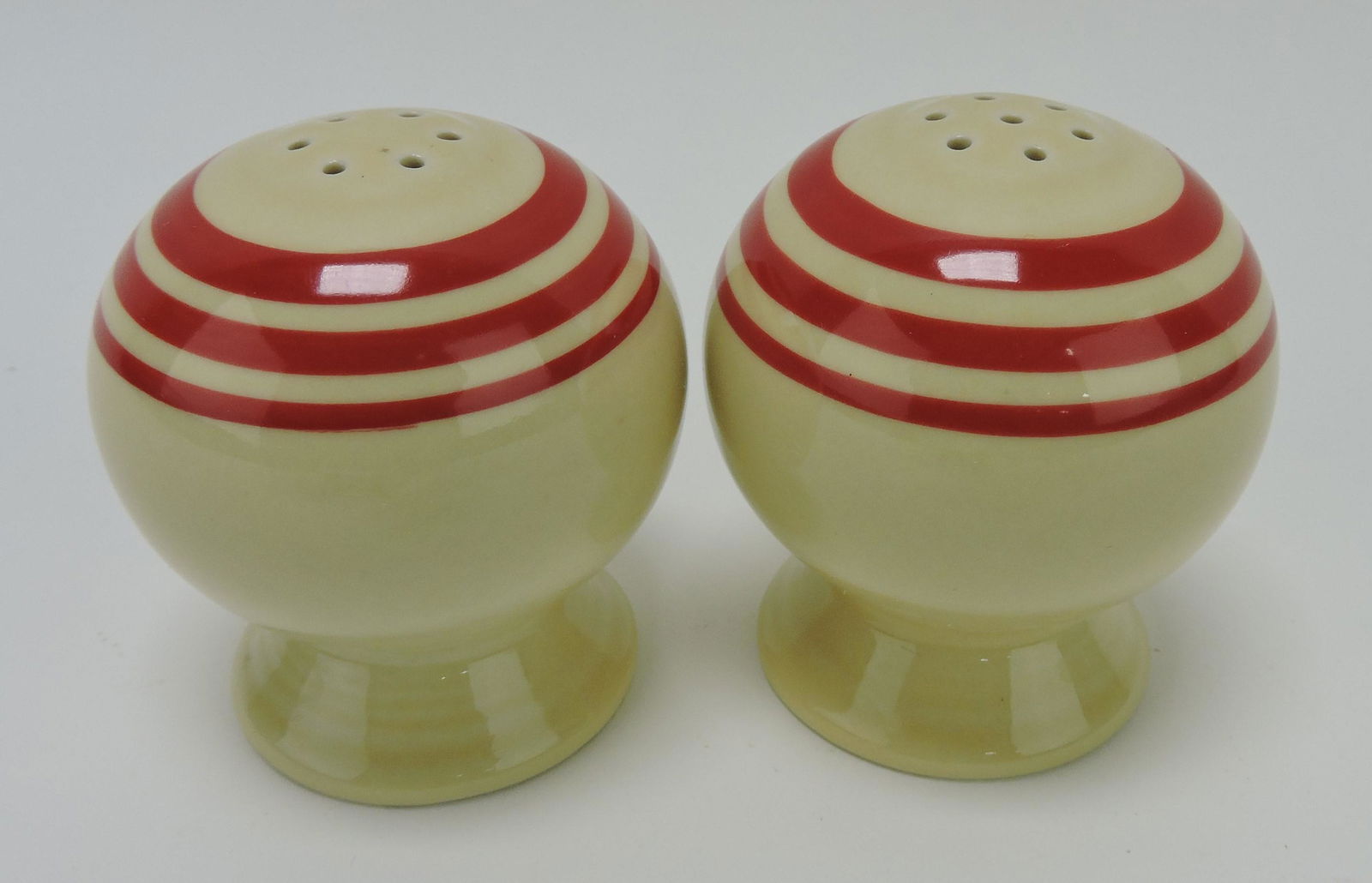 Fiesta Post 86 pair of ivory with red (1 of 1)