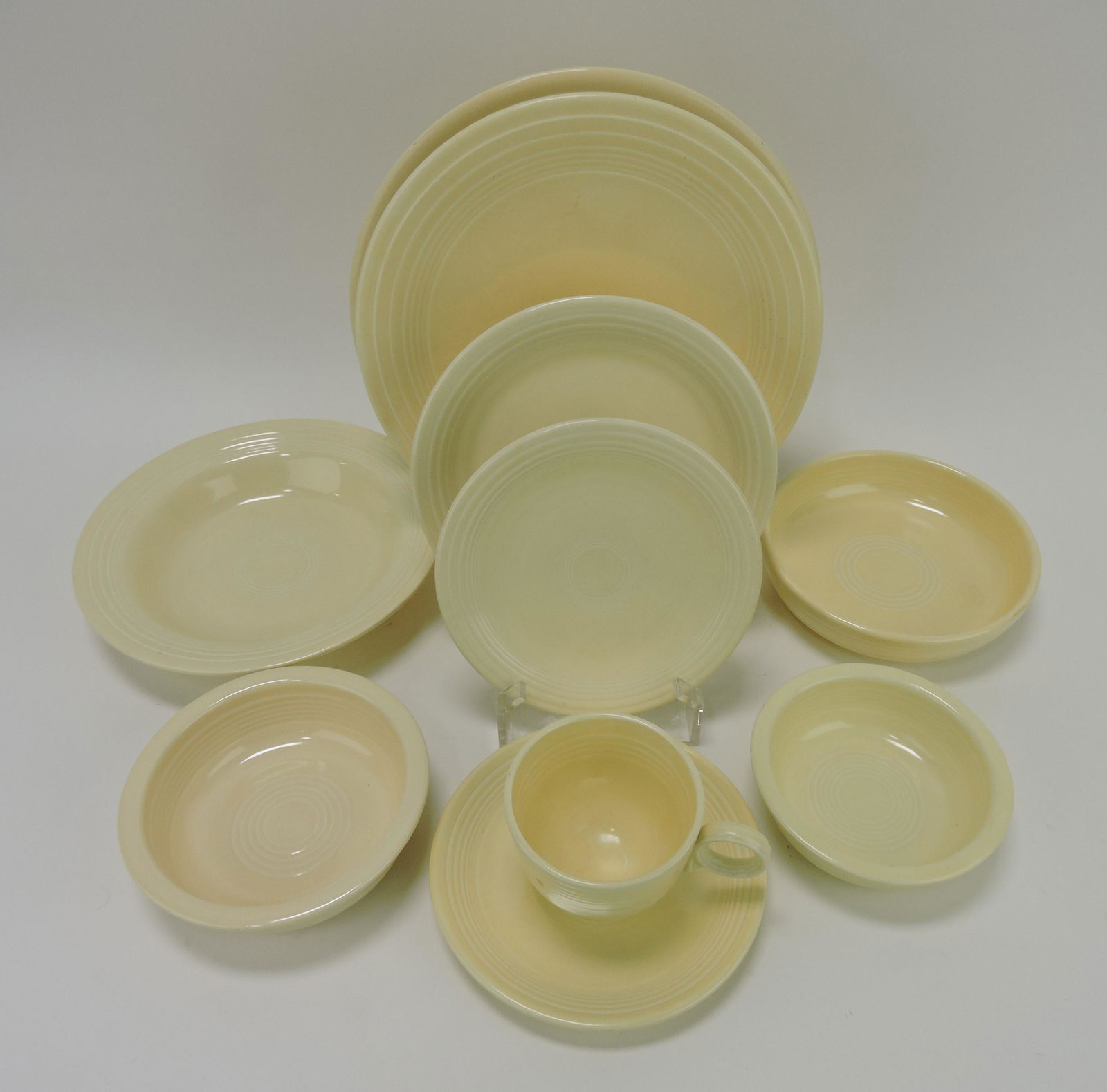 Fiesta 10 pc place settiing, ivory (1 of 1)