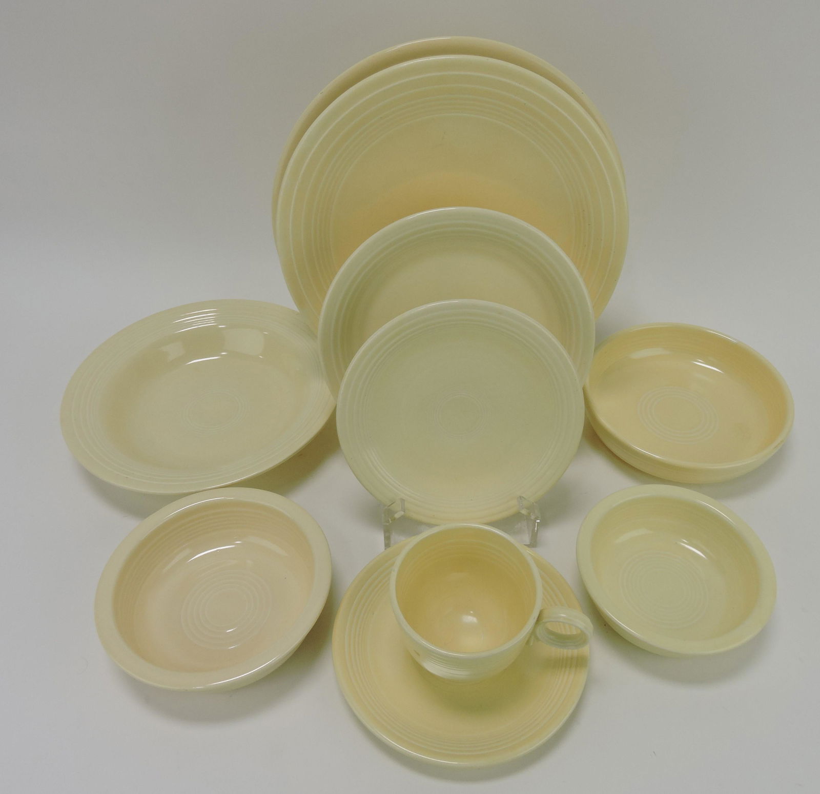 Fiesta 10 pc place settiing, ivory (1 of 1)