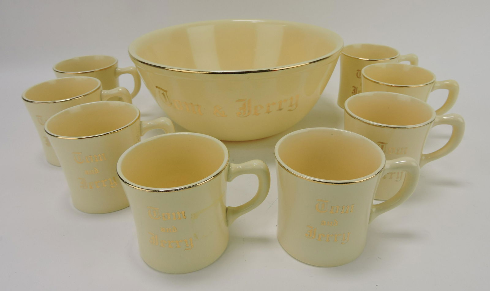 Fiesta Tom & Jerry punch set with: bowl and 8 - D handled mugs