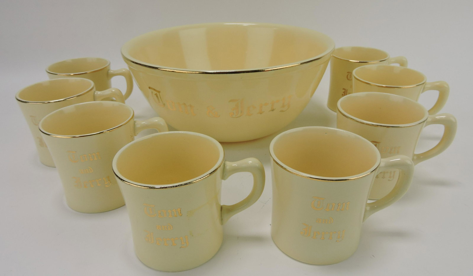 Fiesta Tom & Jerry punch set with: bowl and 8 - D handled mugs