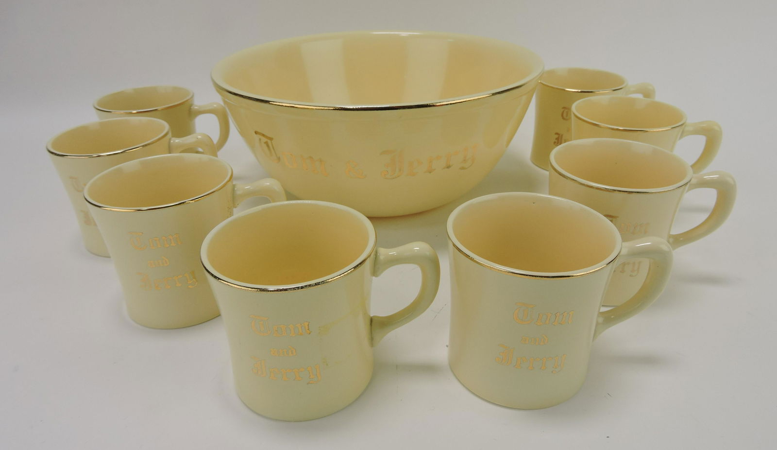 Fiesta Tom & Jerry punch set with: bowl and 8 - D handled mugs