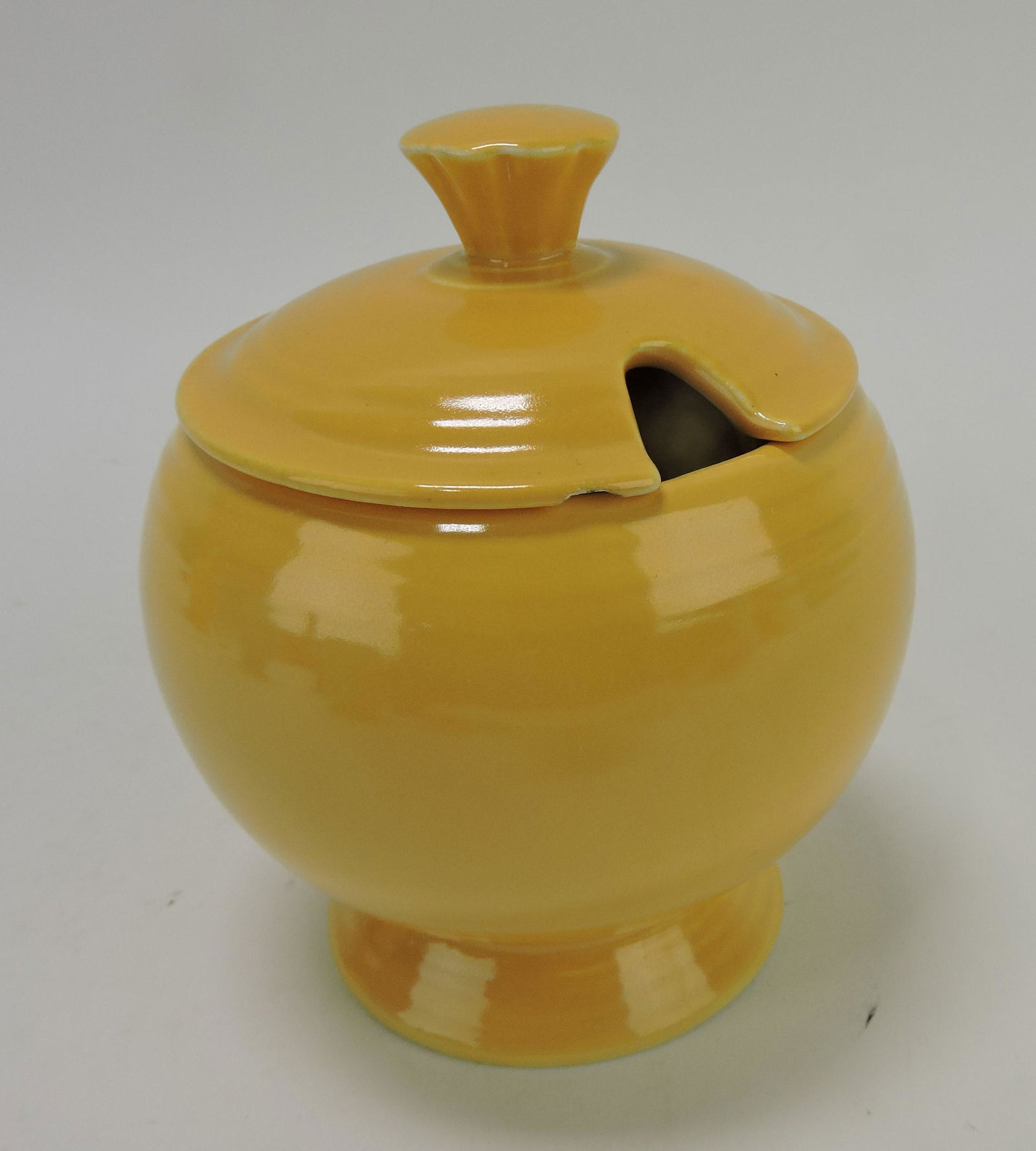 Fiesta marmalade, yellow, rim nick to (1 of 1)