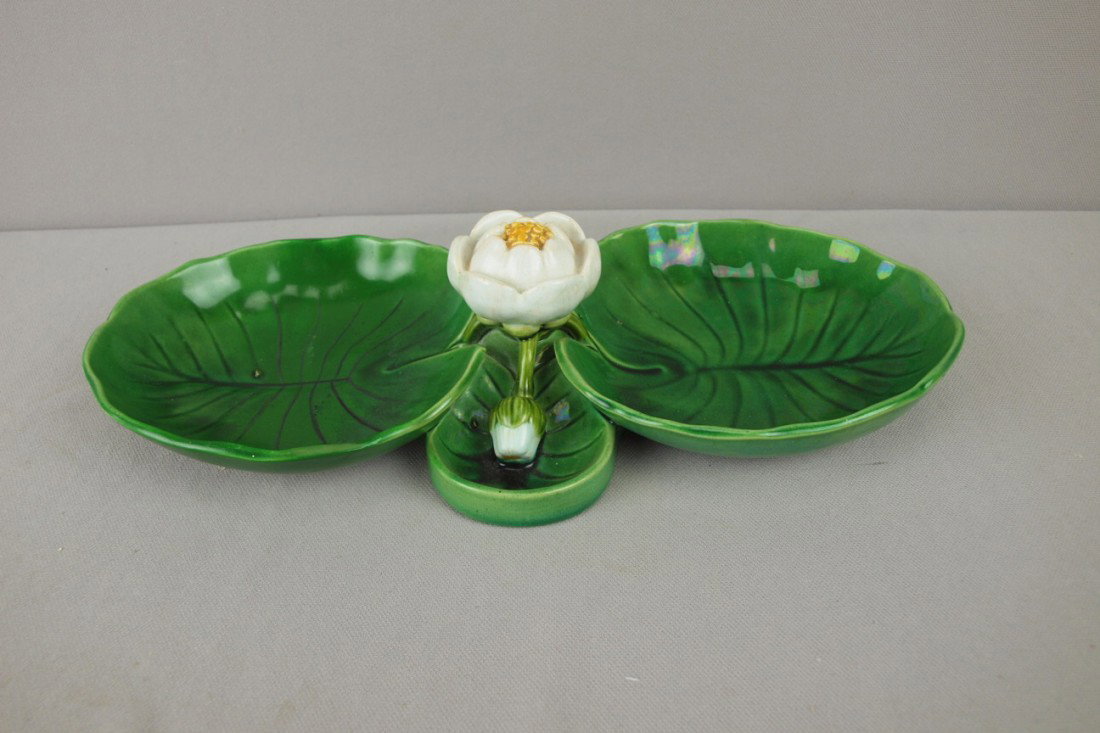 MINTON majolica pond lily two part server, repair : MINTON majolica pond lily two part server, repair to one leaf, shape 1809, 13"