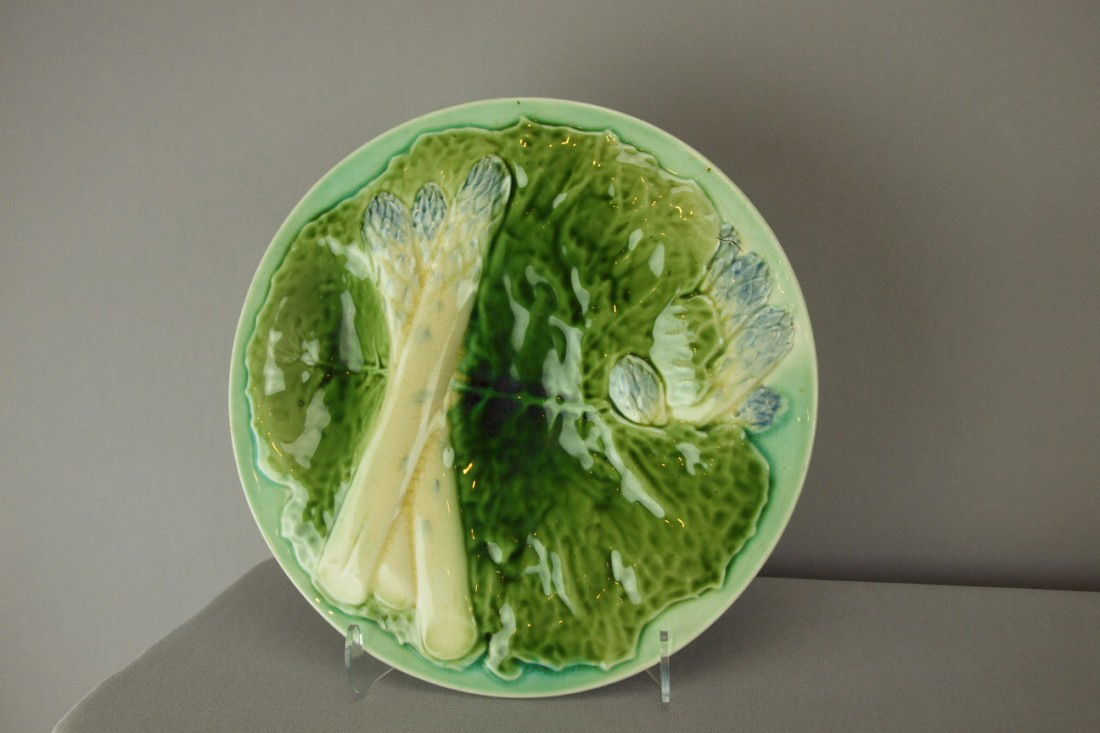 French majolica asparagus plate, 9 1/2": French majolica asparagus plate, 9 1/2"