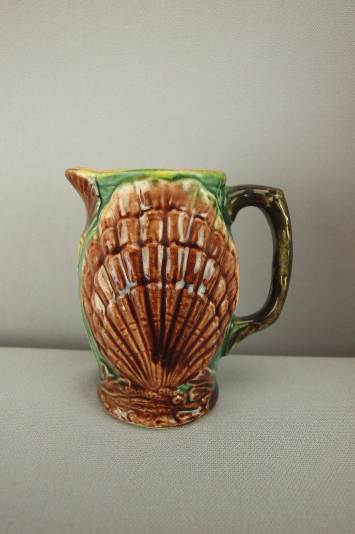 Majolica shell creamer, 4": Majolica shell creamer, 4"