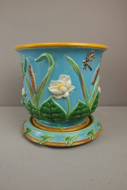 GEORGE JONES jardiniere and stand: GEORGE JONES jardiniere and stand