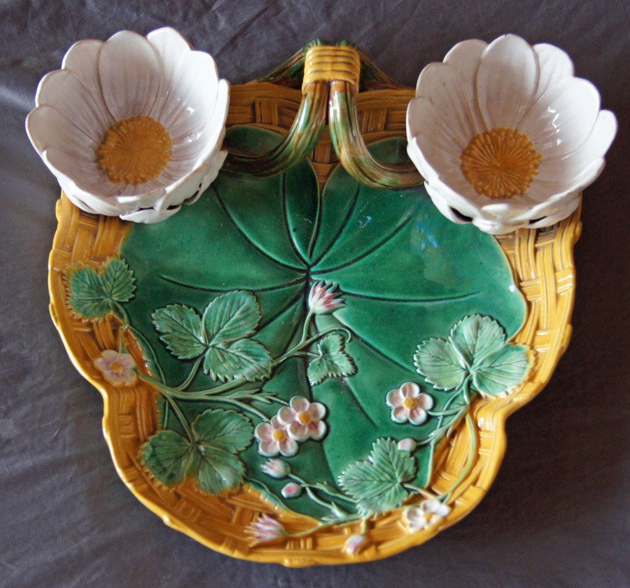 GEORGE JONES yellow basketweave strawberry server: GEORGE JONES yellow basketweave strawberry server with water lily cream and sugar, great color