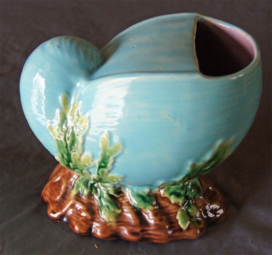 GEORGE JONES majolica nautilus shell spoon warmer: GEORGE JONES majolica nautilus shell spoon warmer, great color and detail, professional base rim repair.