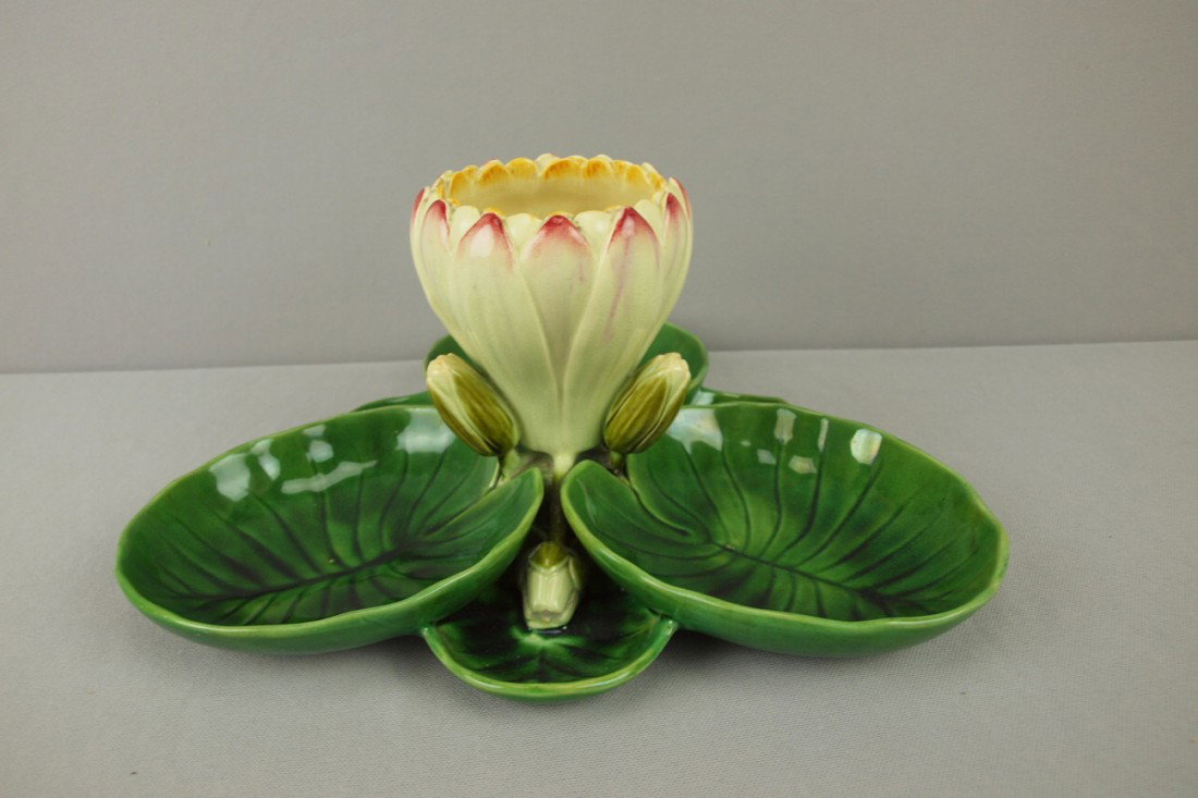 MINTON pond lily three part server with lily flowe: MINTON pond lily three part server with lily flower center , 12"w, 6"h, professional rim repair to one leaf, shape no. 1147