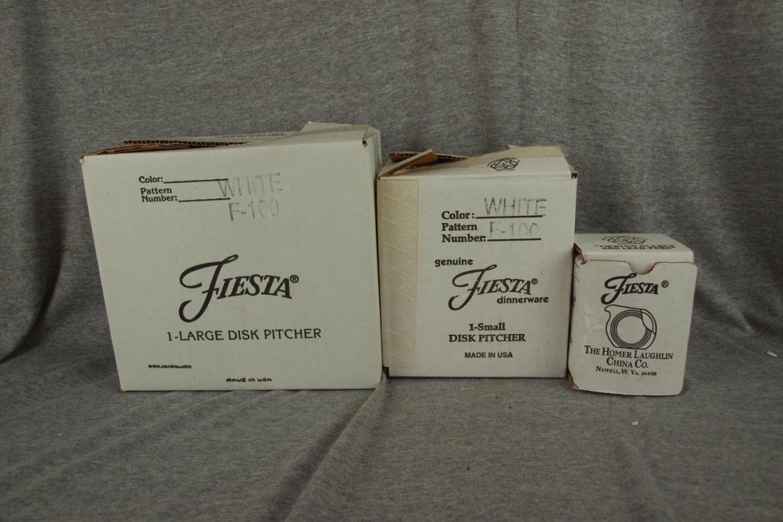 Fiesta Post 86 White disk pitcher group - water, j: Fiesta Post 86 White disk pitcher group - water, juice & mini, NIB