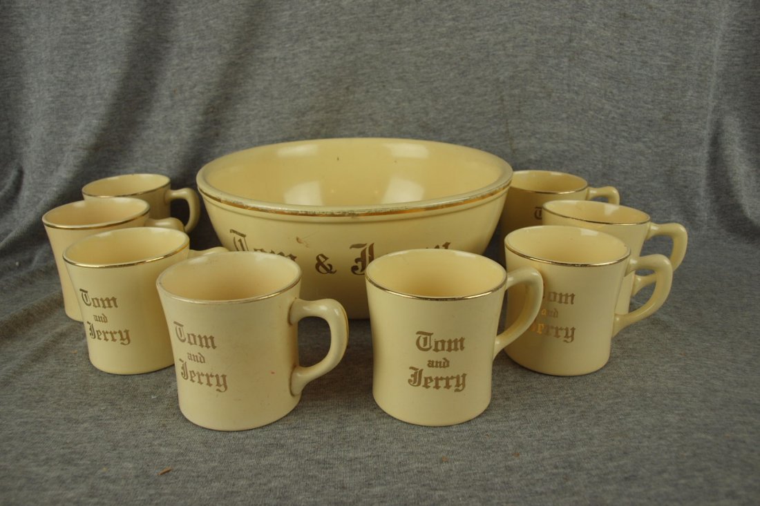 Fiesta Tom & Jerry punch set with 8 "D" handled mu: Fiesta Tom & Jerry punch set with 8 "D" handled mugs