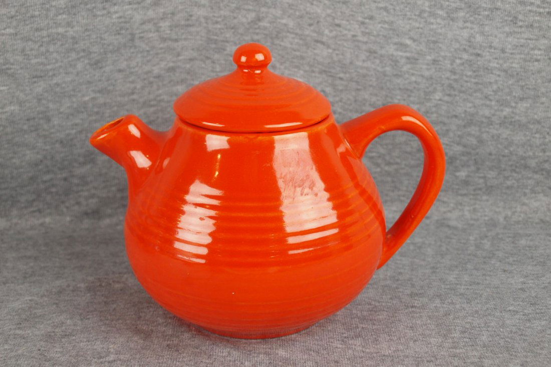 Bauer Pottery Monterey red 4 cup teapot: Bauer Pottery Monterey red 4 cup teapot