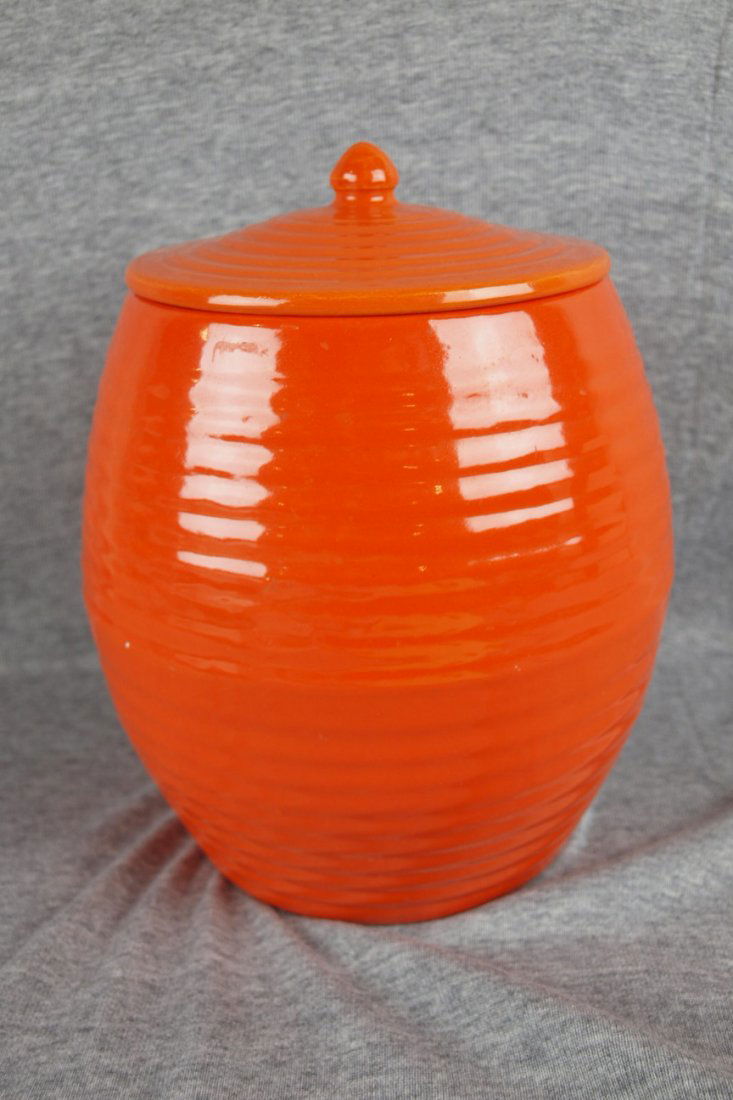 Bauer Pottery red ringware cookie jar: Bauer Pottery red ringware cookie jar