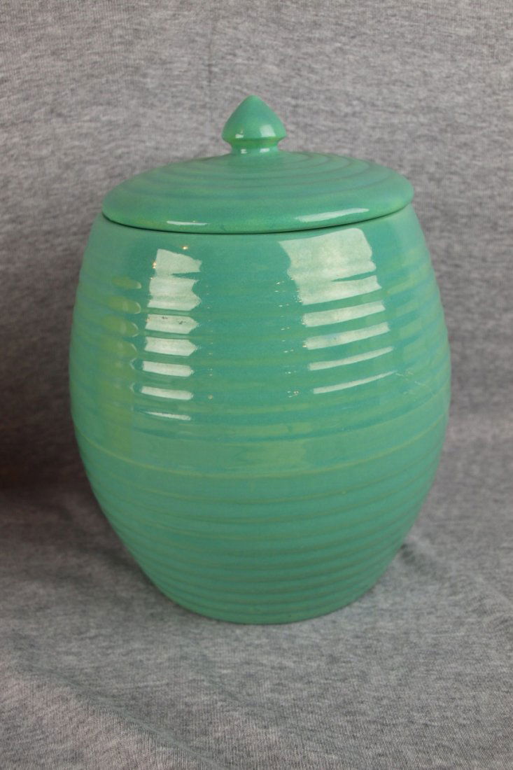Bauer Pottery green ringware cookie jar: Bauer Pottery green ringware cookie jar