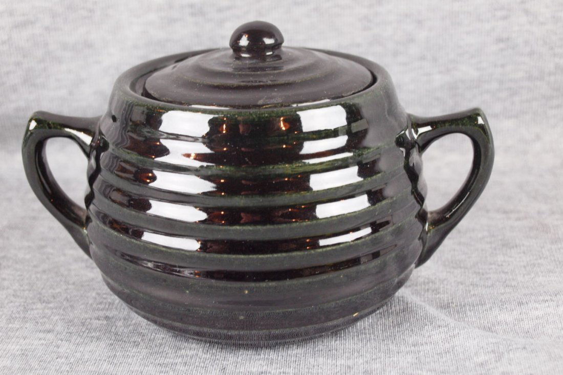 Bauer Pottery Ringware black covered sugar: Bauer Pottery Ringware black covered sugar