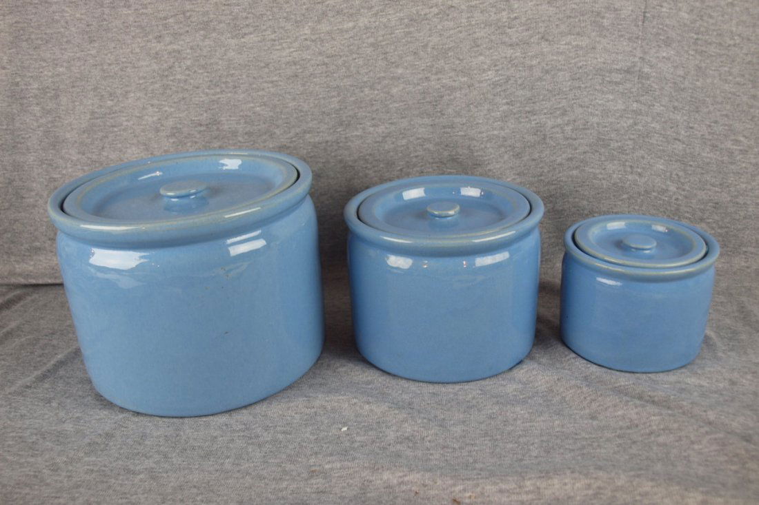 Bauer Pottery delft blue graduated set of spice ja: Bauer Pottery delft blue graduated set of spice jars