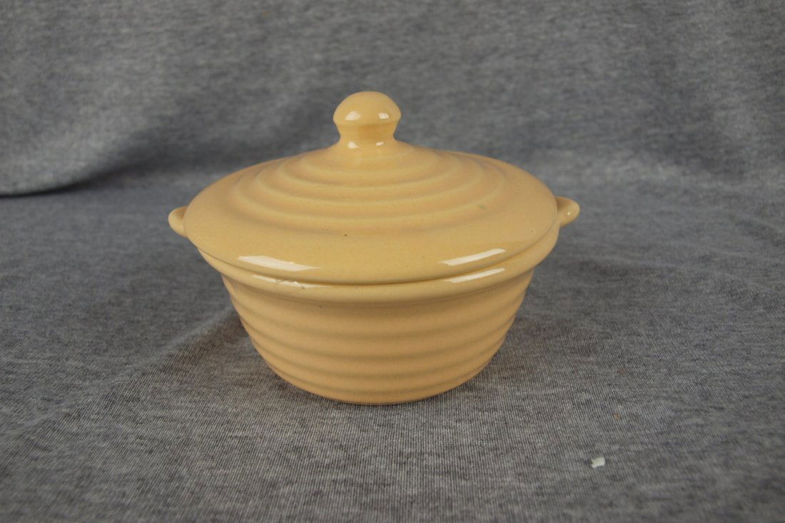 Bauer Pottery Ringware cream colored individual ba: Bauer Pottery Ringware cream colored individual baker