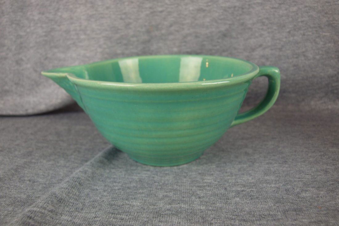 Bauer Pottery Ringware green 1 quart batter bowl: Bauer Pottery Ringware green 1 quart batter bowl