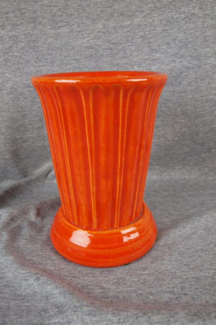 Bauer Pottery red vase, 7 1/2": Bauer Pottery red vase, 7 1/2"