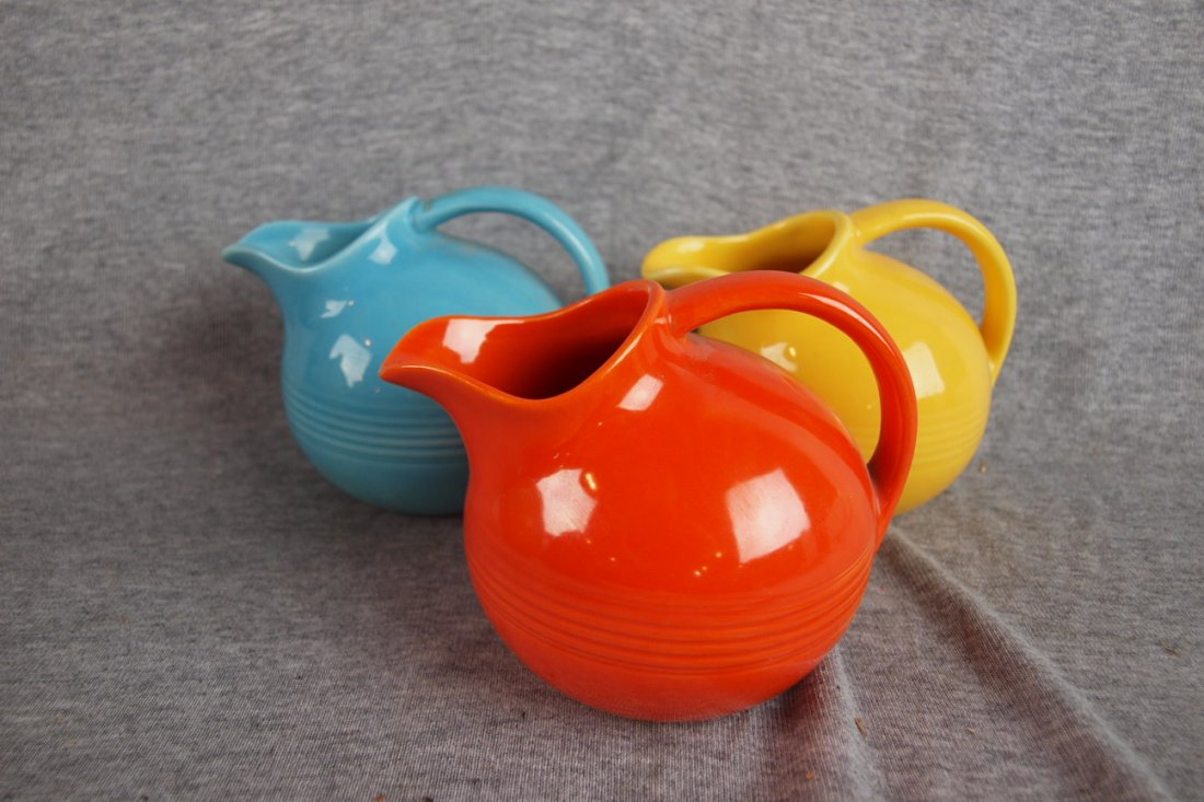Harlequin lot of 3 novelty creamers - red, turquoi: Harlequin lot of 3 novelty creamers - red, turquoise and yellow