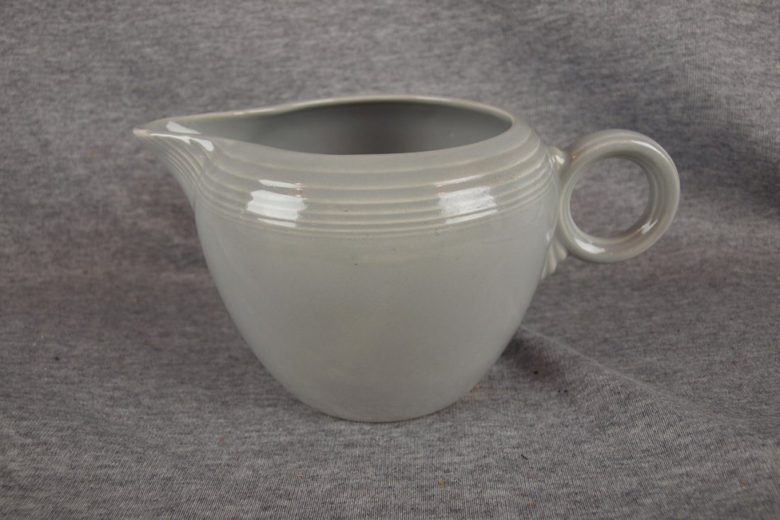 Fiesta two pint jug, gray : Fiesta two pint jug, gray
