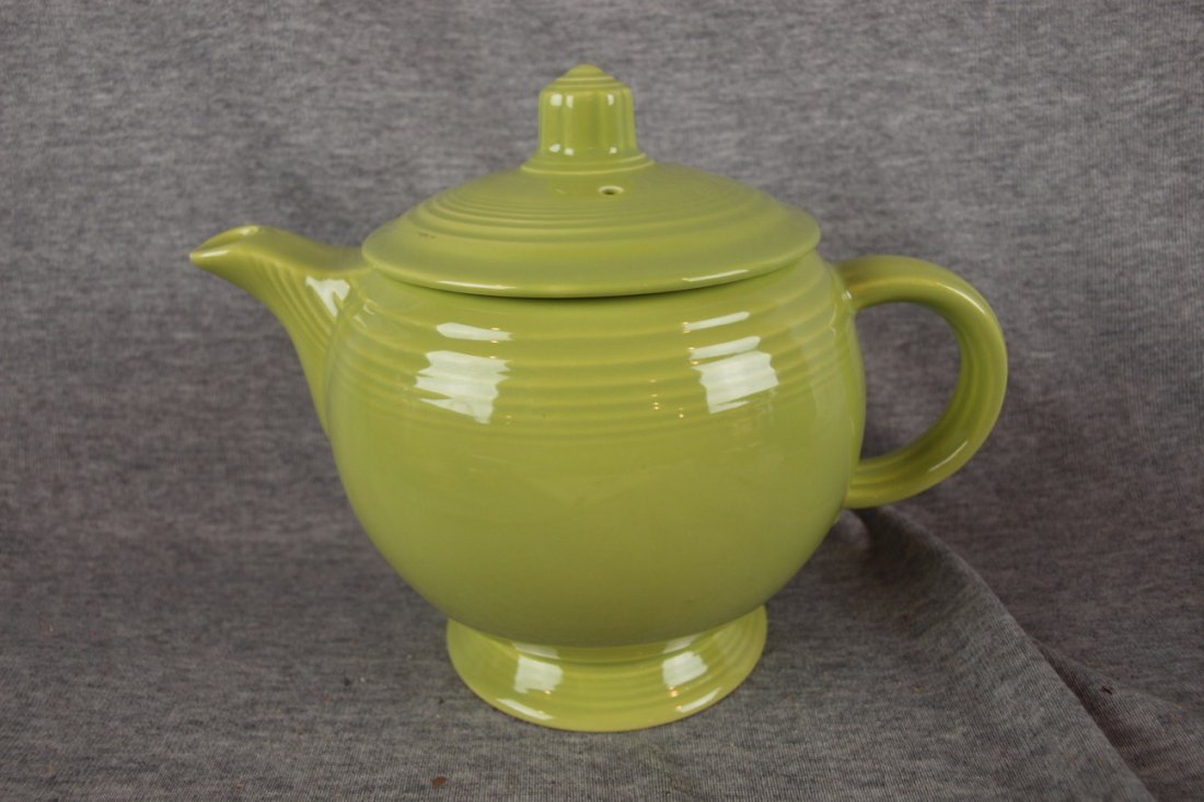 Fiesta chartreuse medium teapot, base rim chip to: Fiesta chartreuse medium teapot, base rim chip to underside