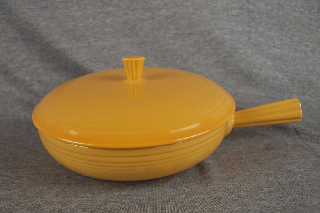 Fiesta French casserole, yellow, chip to lid : Fiesta French casserole, yellow, chip to lid