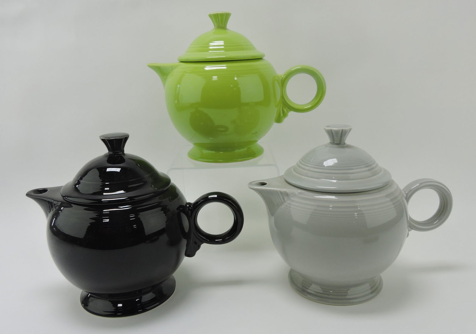 Fiesta Post 86 teapot group, gray and (1 of 1)