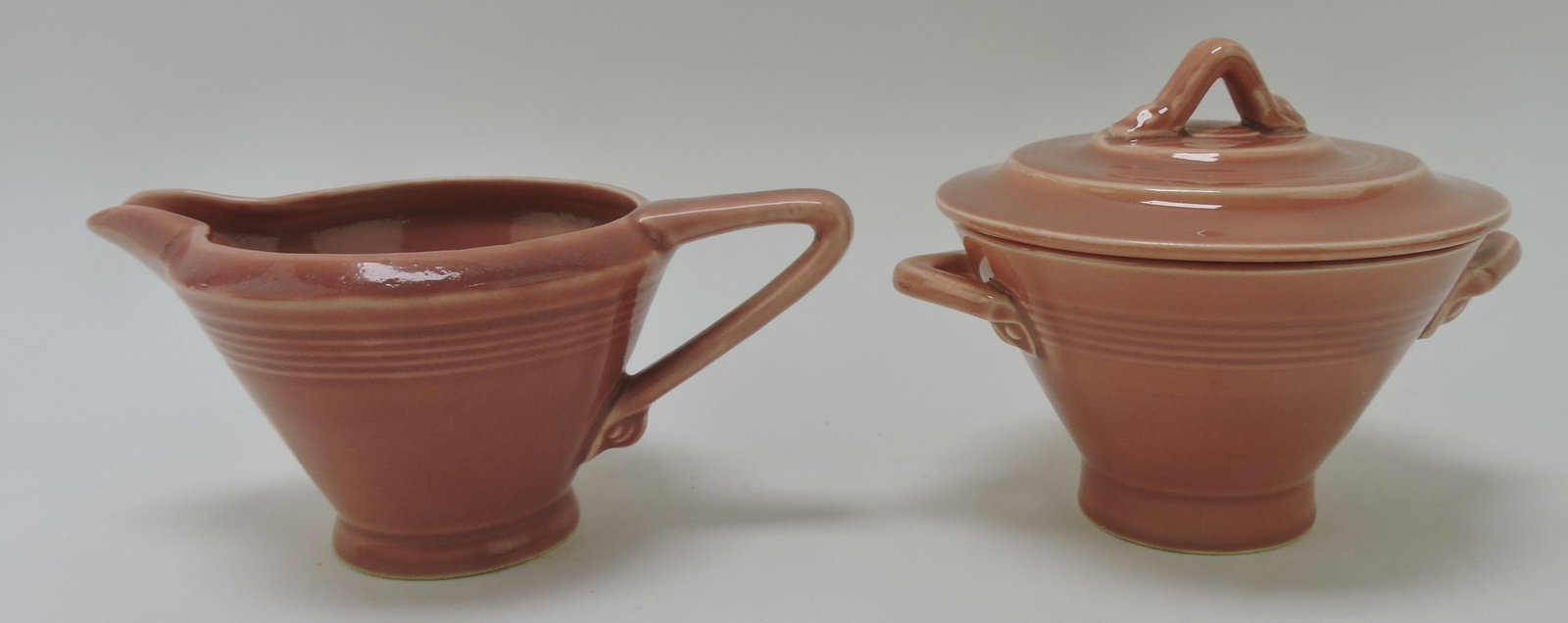 Harlequin cream & sugar, rose: .