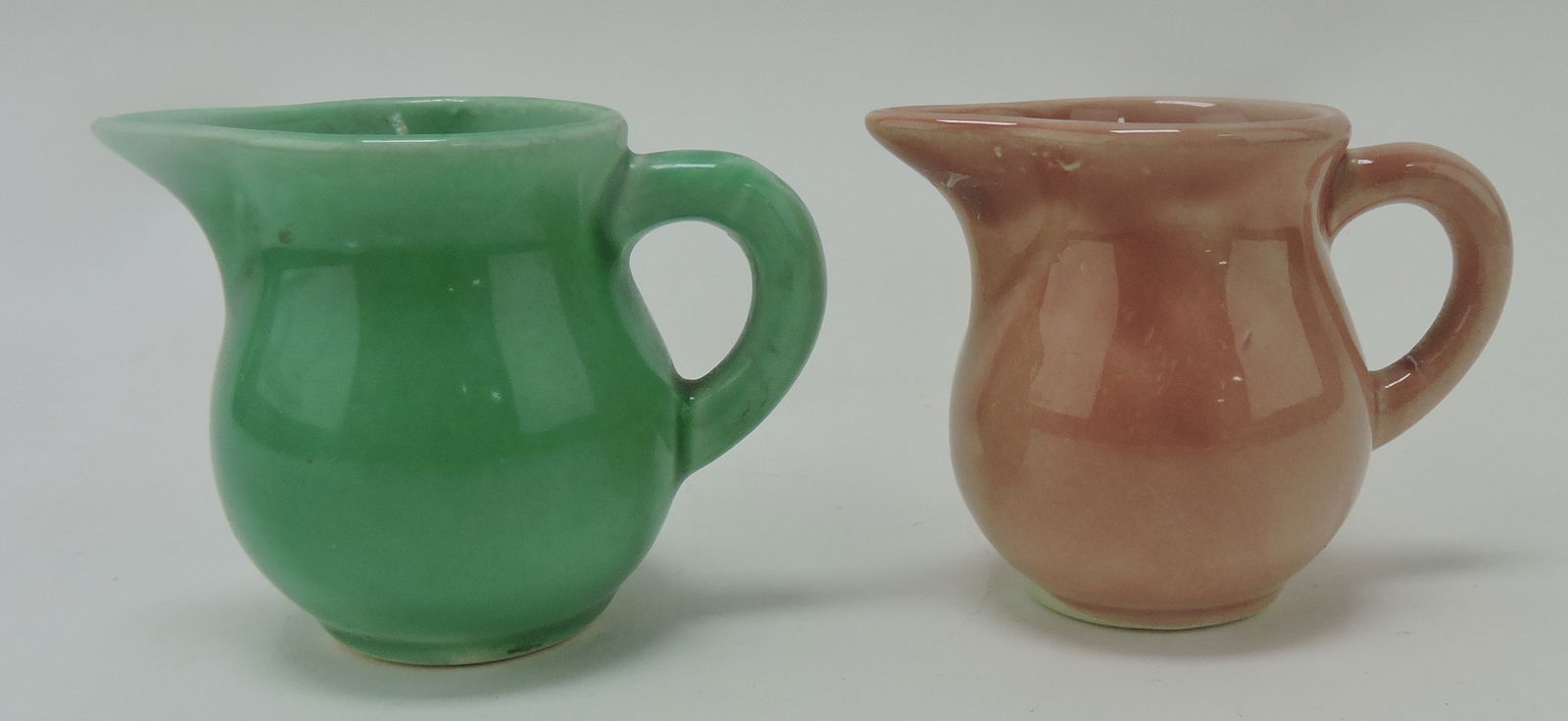Harlequin individual creamer, green (spout: chip), and rose