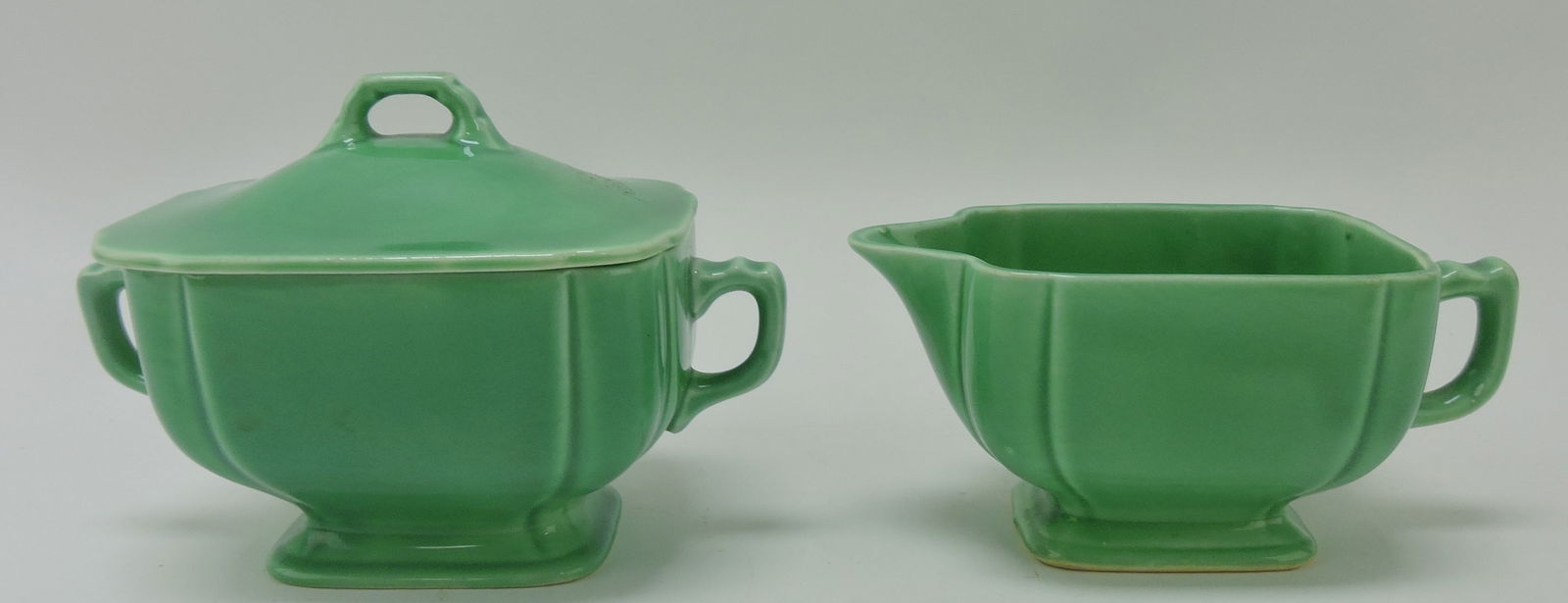 Riviera Century cream & sugar, green: .