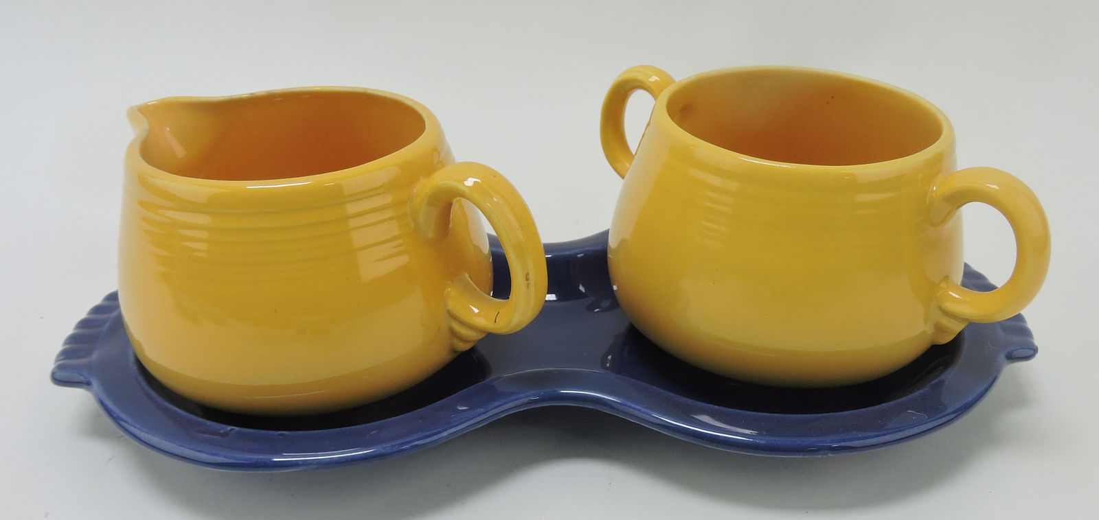 Fiesta figure 8 tray, cobalt, with yellow (1 of 1)