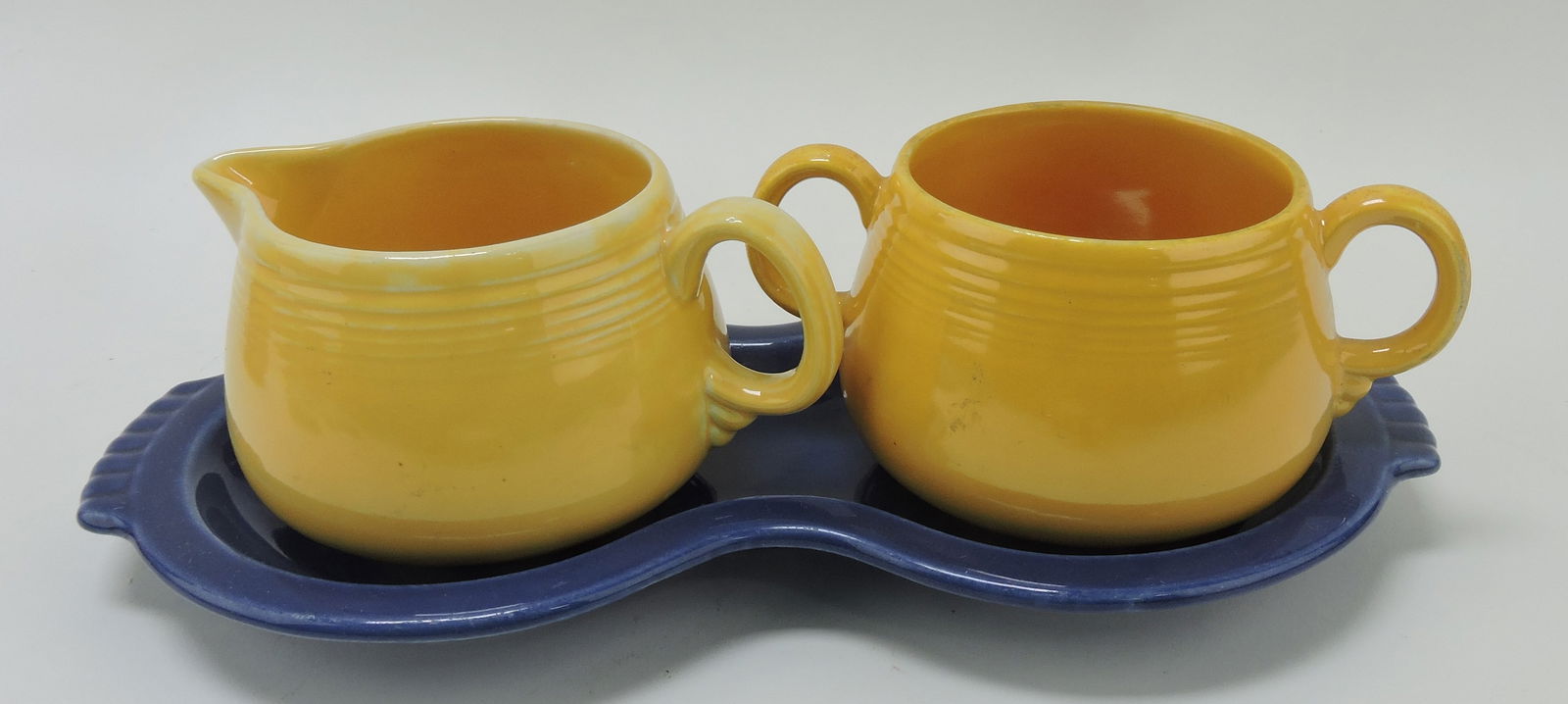 Fiesta figure 8 tray, cobalt, with yellow (1 of 1)