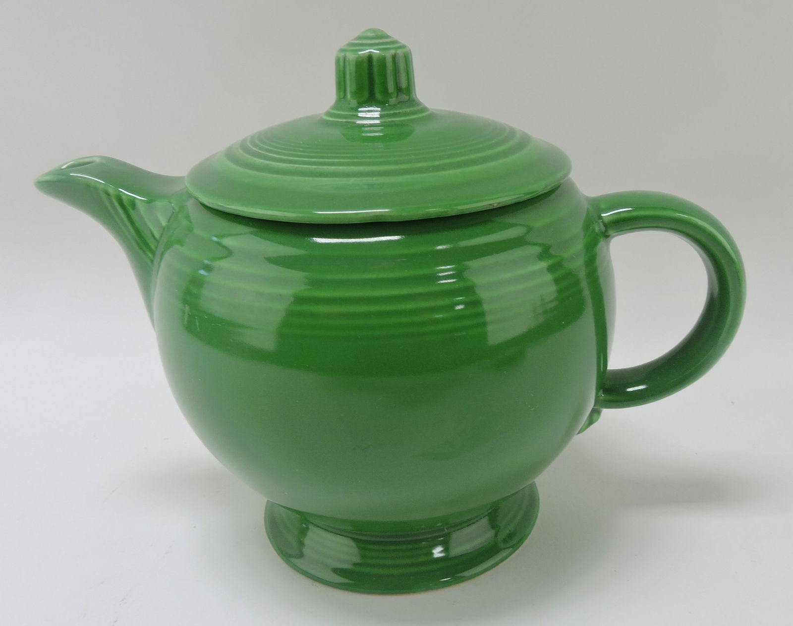 Fiesta medium teapot, medium green (1 of 1)